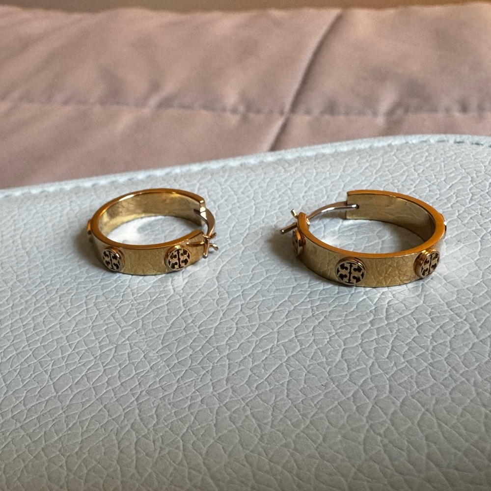 Tory Burch Small Icon Hoop earrings